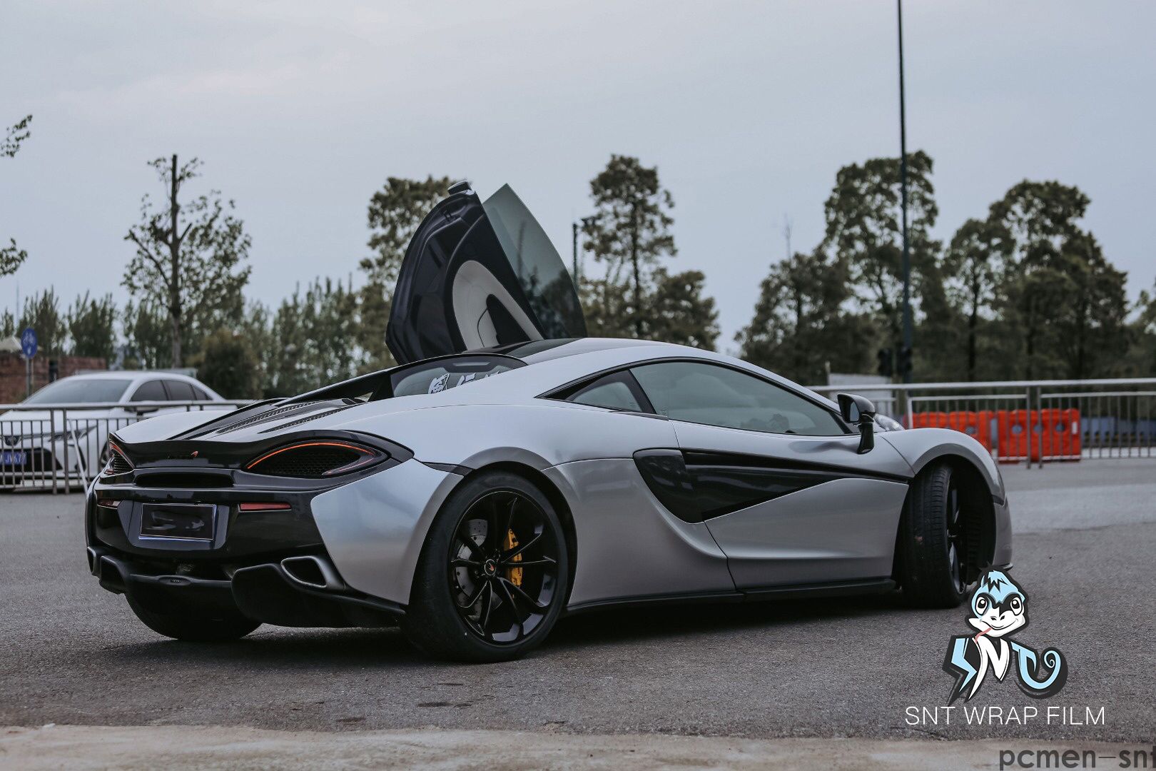 迈凯伦 超亮金属金属银