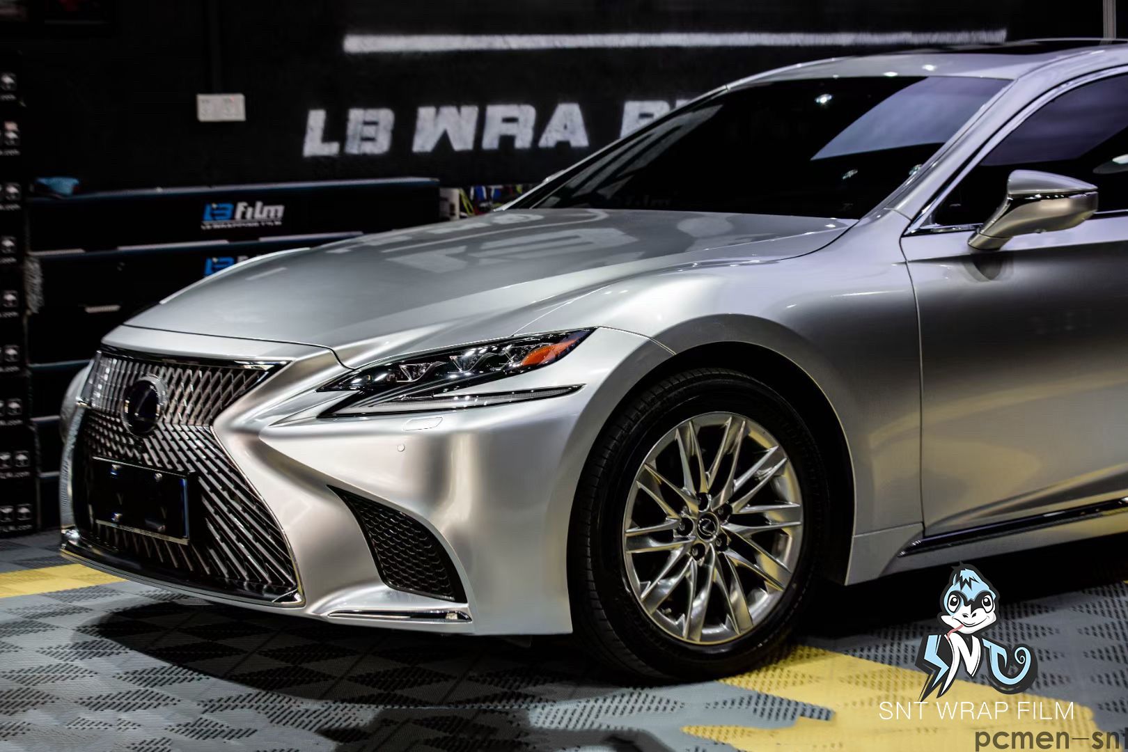 雷克萨斯 超亮金属太空灰