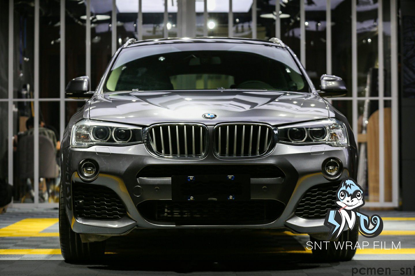 宝马 超亮金属深邃灰