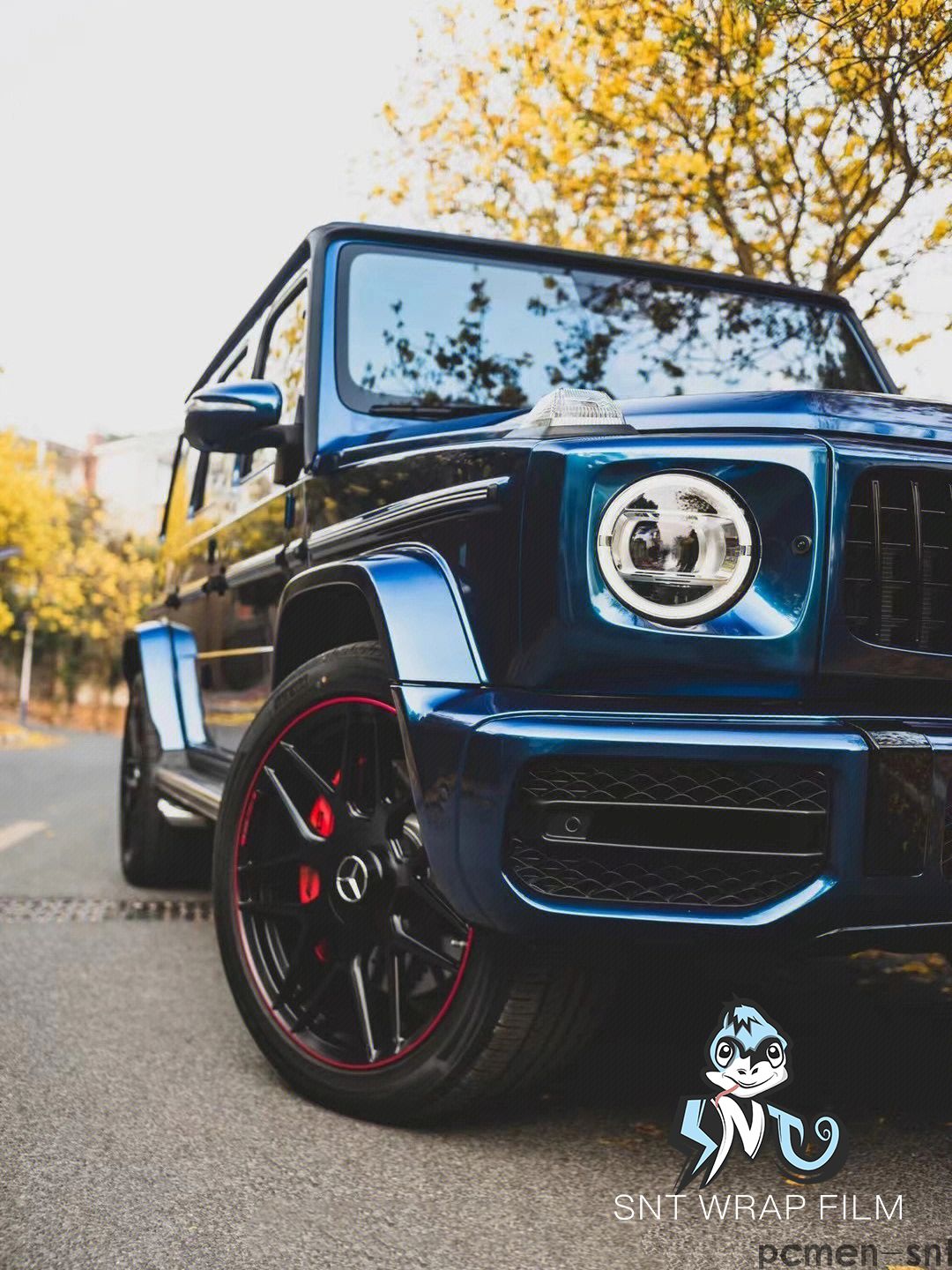 奔驰 超亮金属暗影蓝